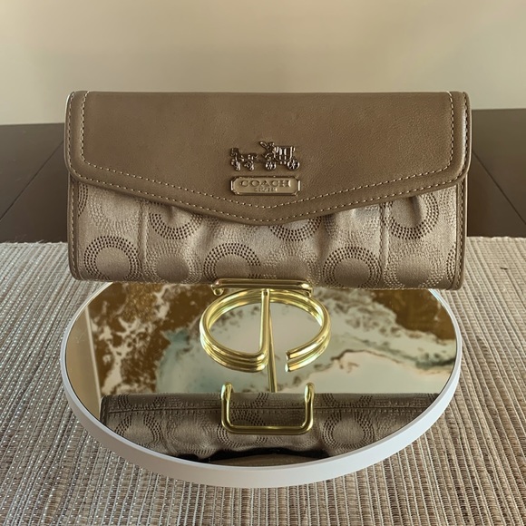 Coach dotted Op Art long wallet on chain EUC - Picture 3 of 14